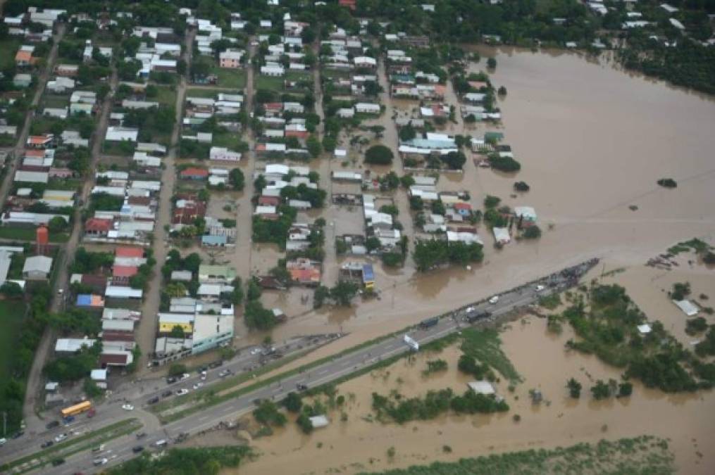 Iota se degrada a depresión tropical en El Salvador pero suma una