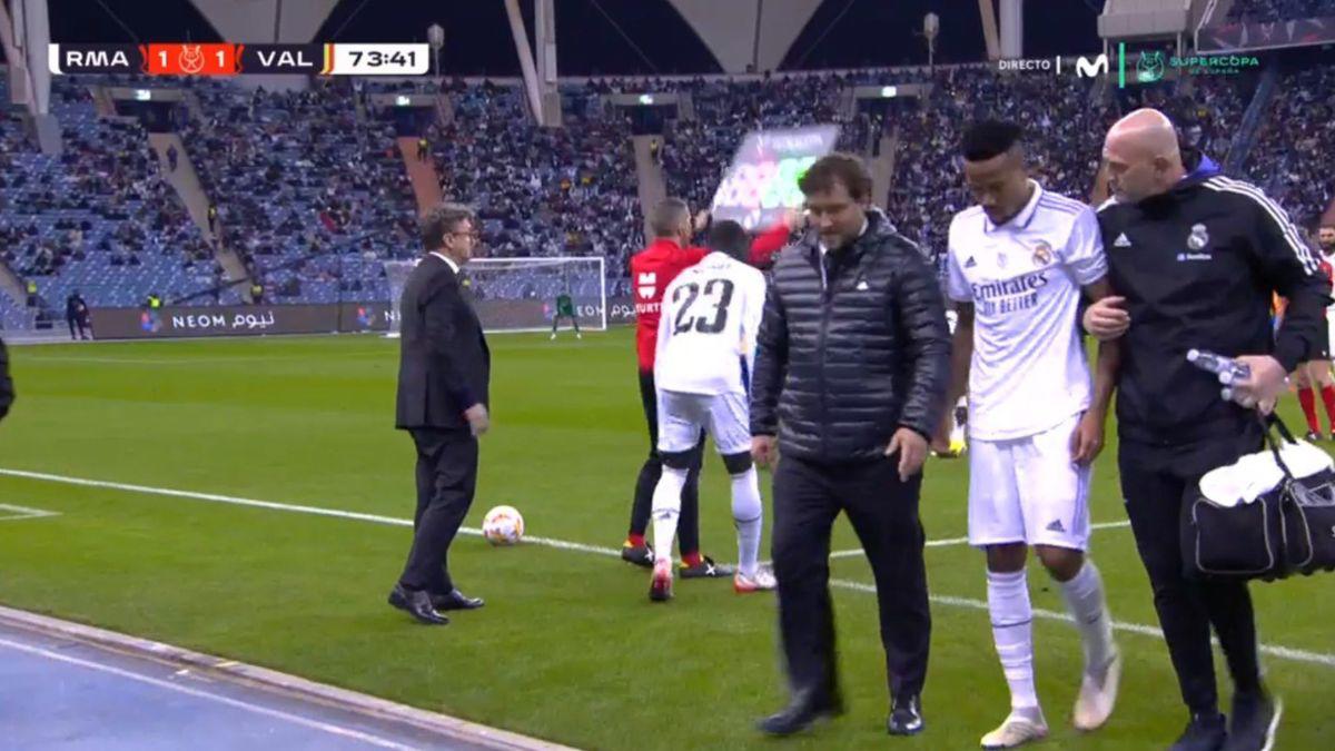 FOTOS El frío saludo entre Ancelotti y Gattuso homenaje a Benzema el