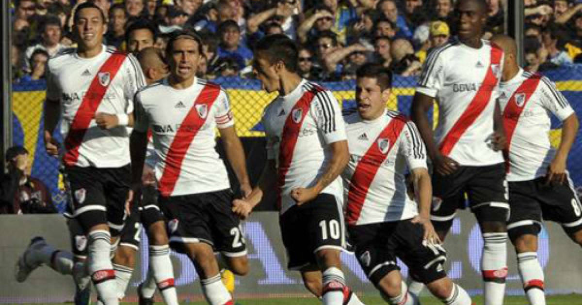 Boca Fastidia Al River Plate En Su Carrera Por El T Tulo