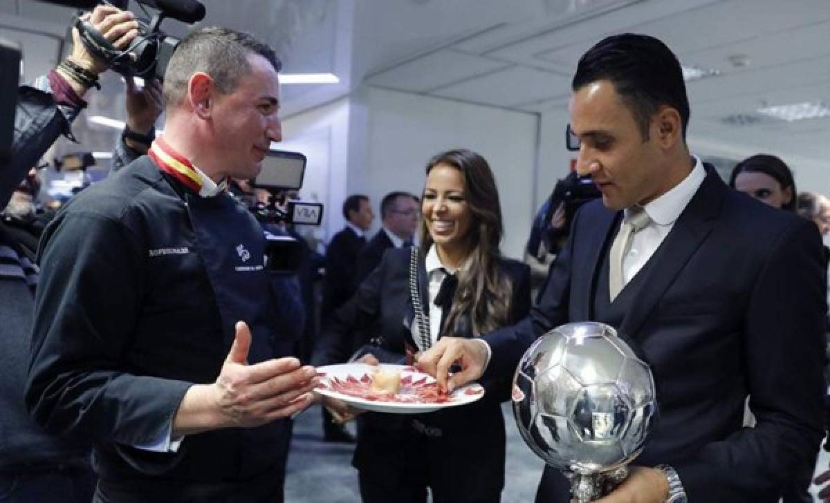 Keylor Navas Recibi El Trofeo Efe Al Jugador Iberoamericano Del A O