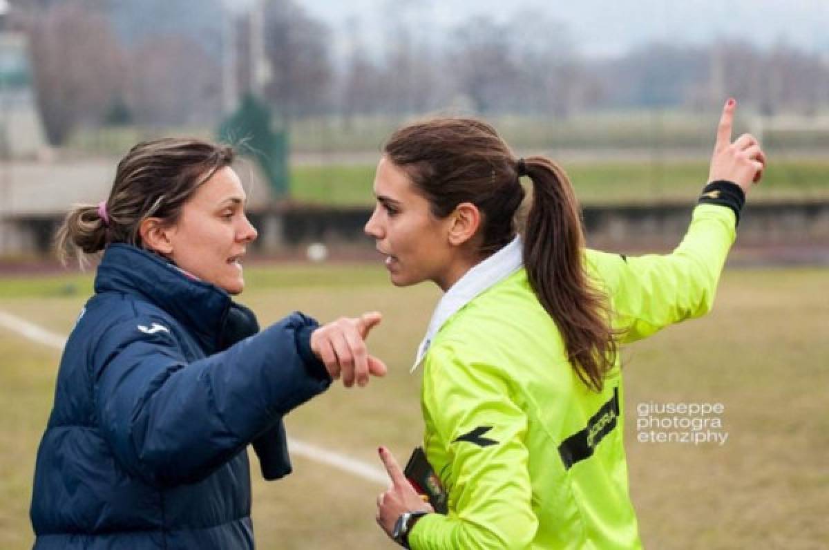 Video Elena Tambini La Rbitro M S Sensual De Italia Se Luce En La Cancha