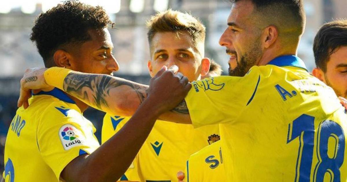 Choco Lozano dio gran asistencia en el enorme triunfo del Cádiz sobre