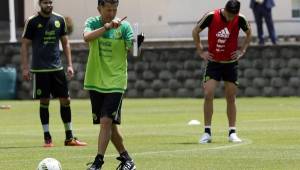 Juan Carlos Osorio realizó el lunes su último entrenamiento donde afinó el nuevo once titular que pondrá a jugar.