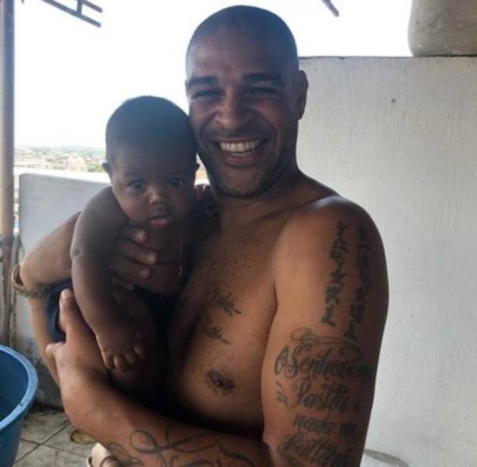 Entre Favelas Y Lujos La Nueva Vida De Adriano El Emperador Que